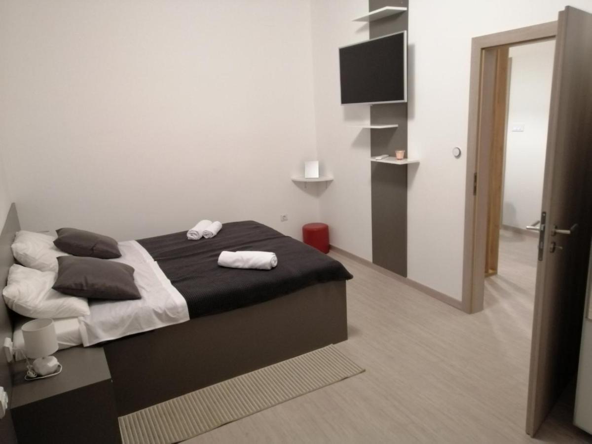Evita Apartment Karlovac Exterior photo